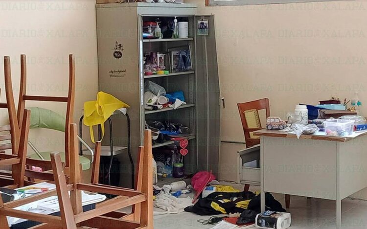 Peligran escuelas en vacaciones; sin vigilancia a merced de los ladrones