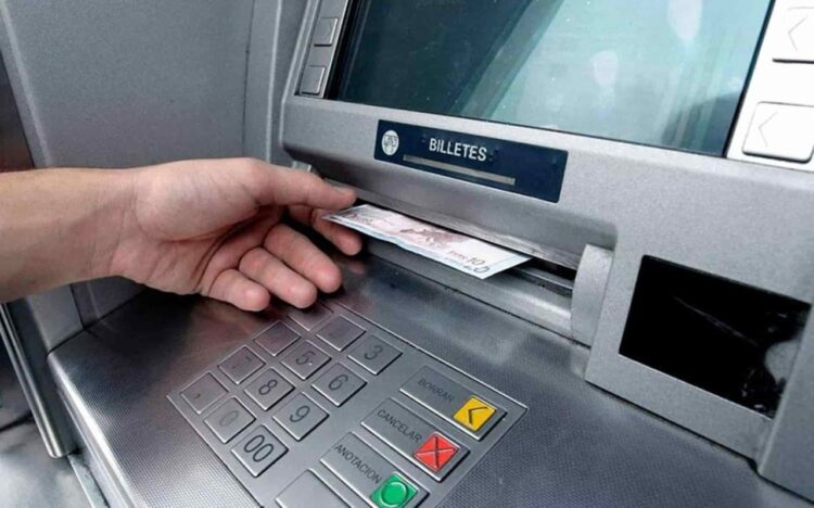 Bancos cerrados a partir de mañana; abrirán otra vez al público el lunes