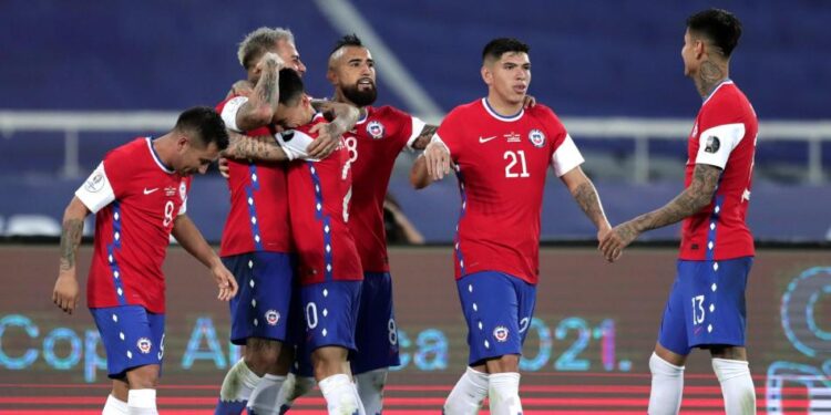 Chile podría ir al mundial, tras posible caída de Ecuador por anomalía