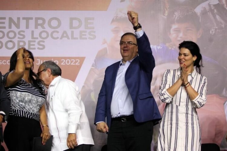 Se destapa Ebrad para ocupar lugar de AMLo en presidencia de México