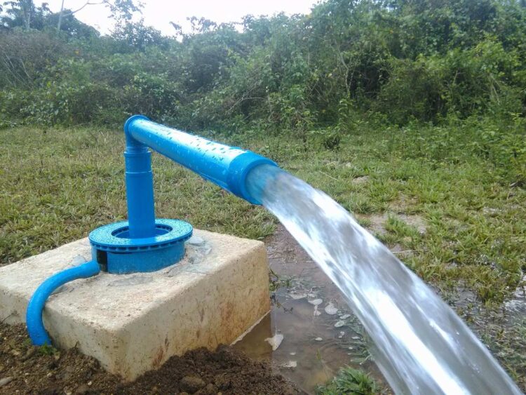 Perforan pozos en busca de agua para resolver necesidades comunitarias