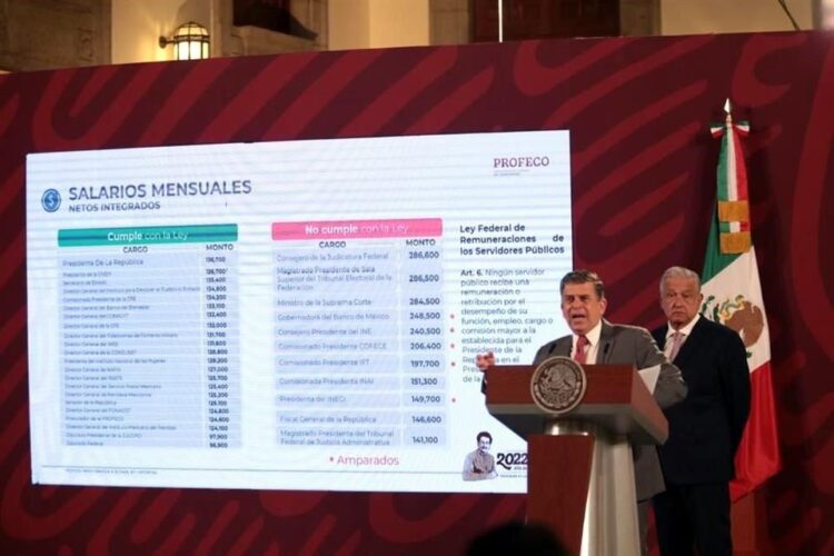 Cumple AMLo y revela sueldazos de altos funcionarios