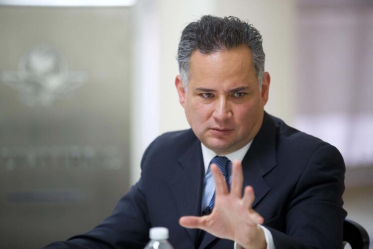 Líder de diputados de MORENA denuncia a Santiago Nieto ante la FGR