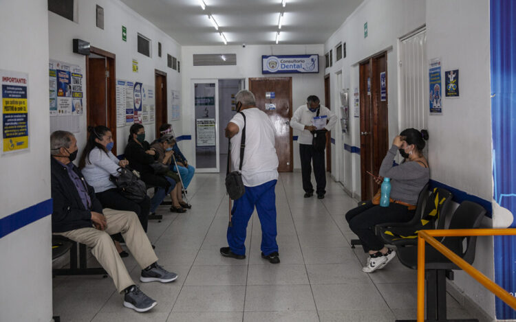 Gobierno federal reprueba consultorios médicos de farmacias