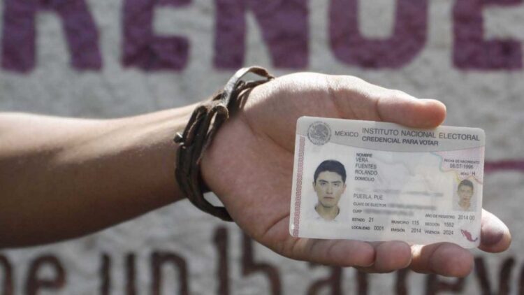 Están entregando credenciales de elector en el módulo del INE de San Fernando