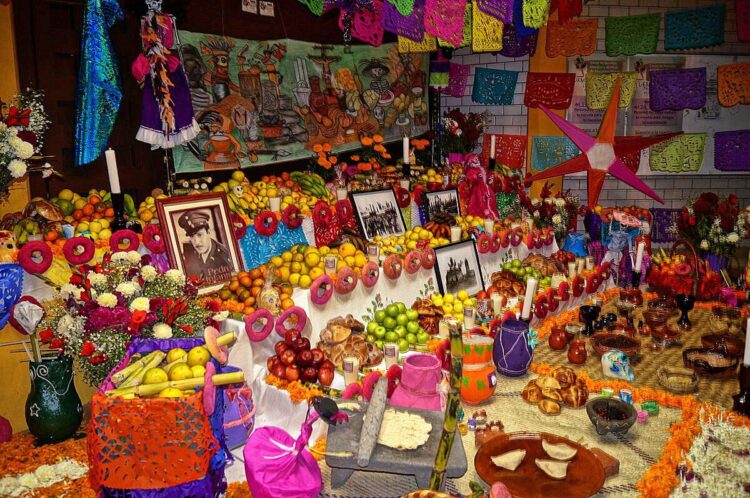 Habrá “altares de muertos” en escuelas para preservar las tradiciones