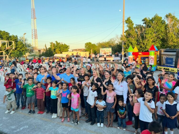 Comienza Caravana Navideña; alcaldesa lleva alegría a niños de la Tamaulipas 