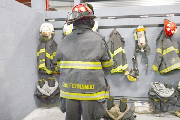 Hay que cooperar para que los Bomberos de San Fernando tengan una feliz navidad