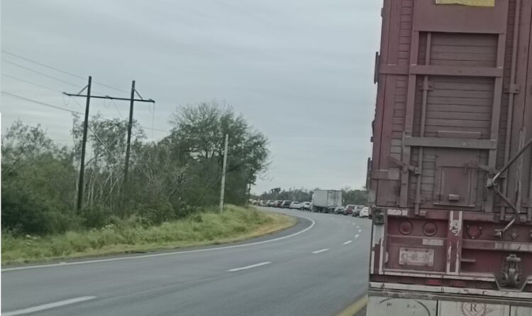 Saturan “paisanos” carreteras de San Fernando en su retorno apresurado a USA