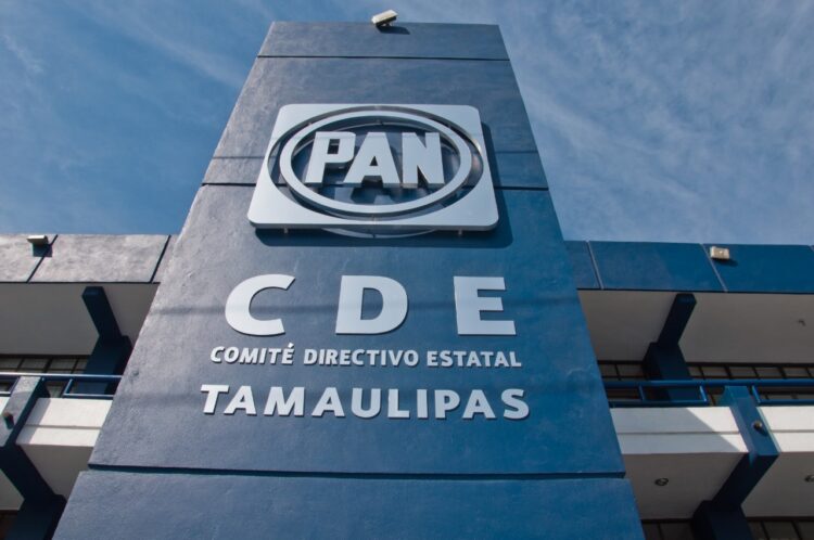 A TAMBOR BATIENTE/PALO DADO, NI DIOS LO QUITA…