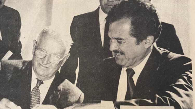 A TAMBOR BATIENTE/ LA HISTORIA SE REPITE…