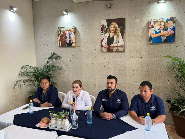 Familias del campo reciben servicios médicos gratuitos y medicamentos