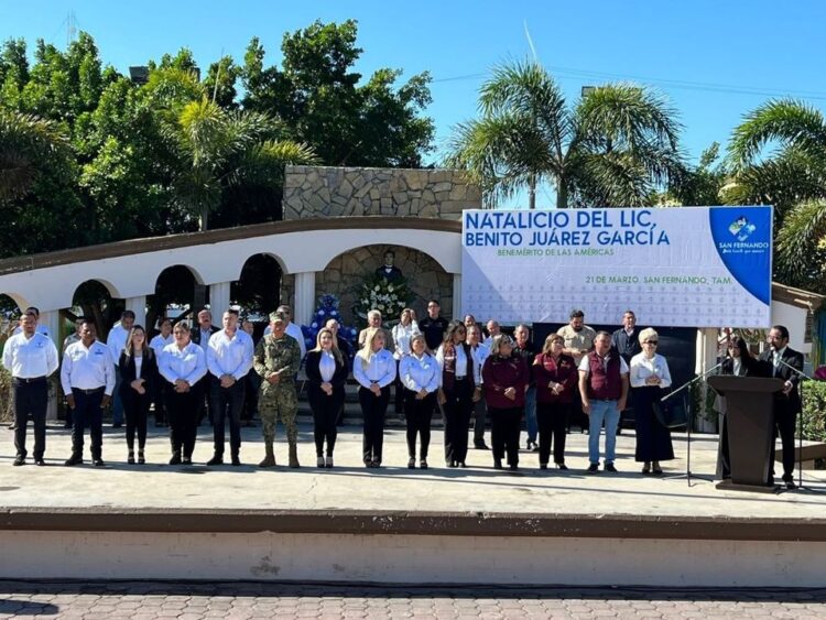 Encabeza alcaldesa ceremonia por el natalicio de Benito Juárez