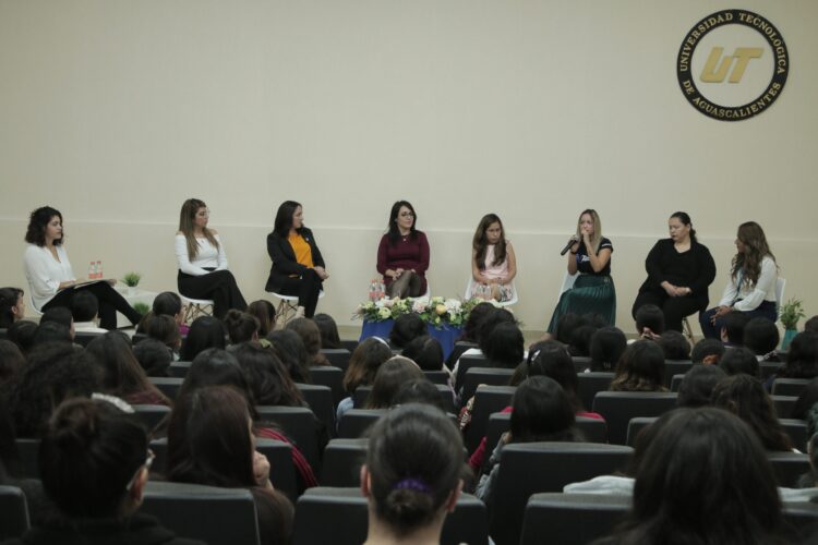 UAT reconoce a mujeres destacadas de Tamaulipas