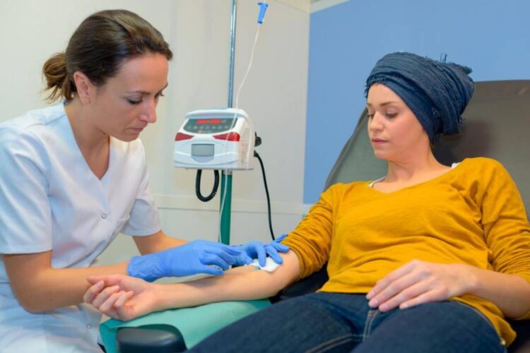 Llega a México poderoso tratamiento contra el cáncer; una gran esperanza