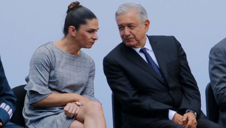 Presidente acusa a EU de financiar ataques contra su gobierno