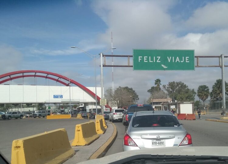 Riesgoso cruzar al lado americano en vehículos regularizados, advierten