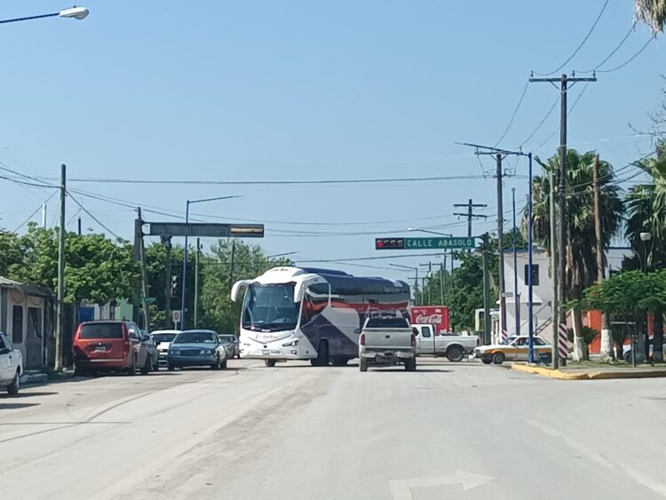 La trilla de sorgo alienta economía de prestadores de servicios