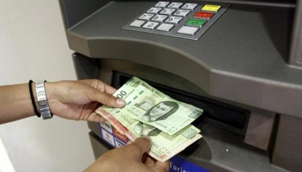 Niño sale volando de juego mecánico, está muy grave…