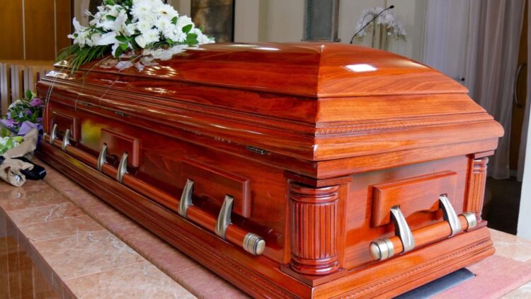 Padre ahorca a su hija de 11 años y después se suicida