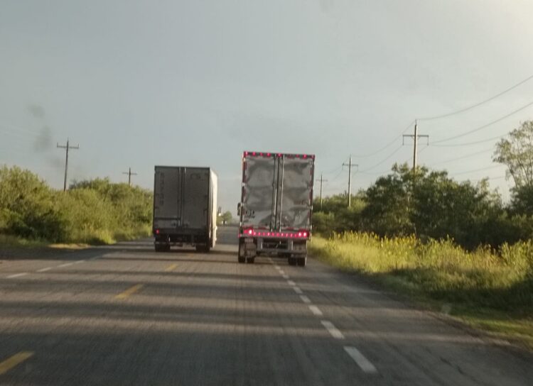 Transporte de carga tensa riesgo de accidentes durante el periodo vacacional