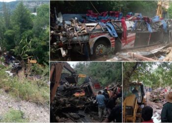 Al menos 26 muertos por volcadura de autobús en barranco