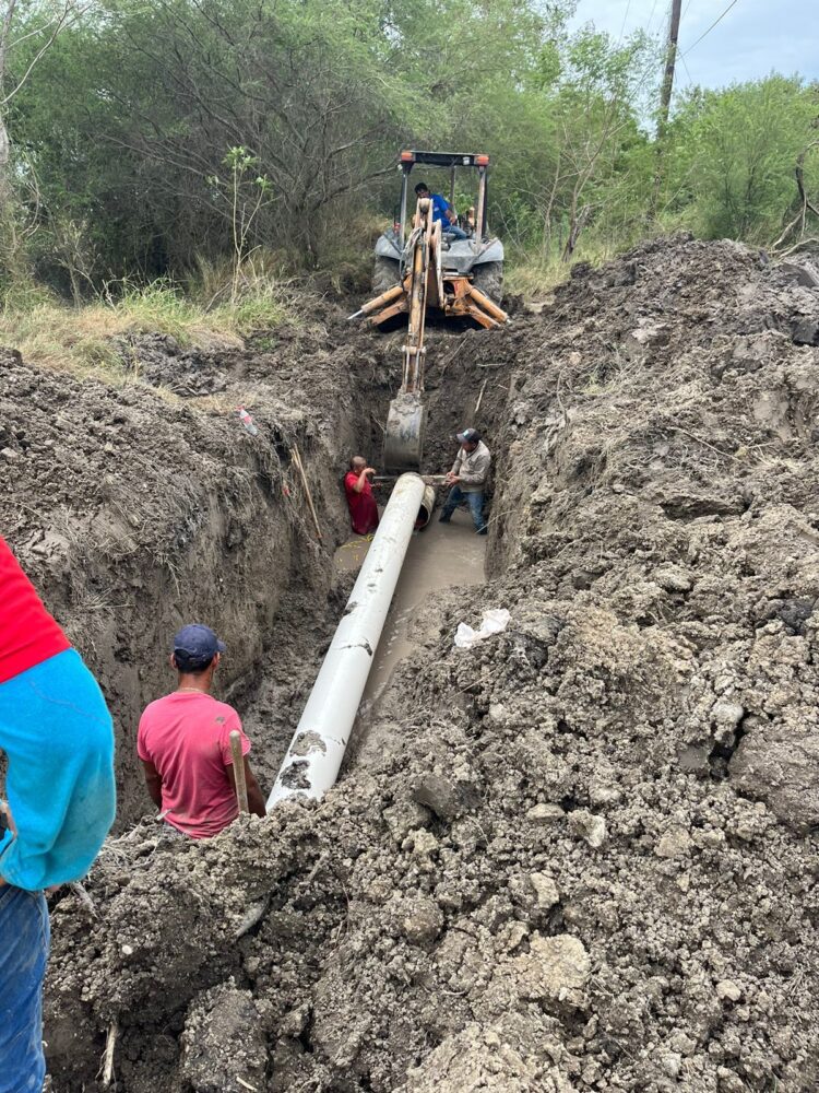 Repara COMAPA fuga de agua en linea de conducción de «Rinconada»