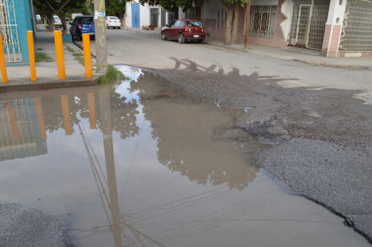 Fugas de agua en la ciudad son reparadas de inmediato por la COMAPA