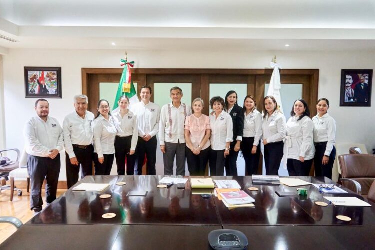 Se reúnen Dr. Américo y Dra. María con directivos del DIF Tamaulipas