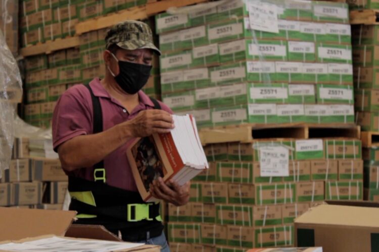 Primer Estado logra detener distribución de libros de textos, AMLo lo confirma