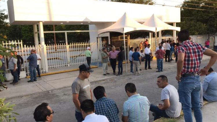 A TAMBOR BATIENTE/ LOS ALUMNOS NO PUEDEN SER REHENES
