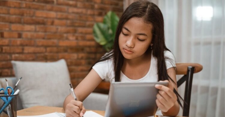 El ocio enfila a menores a sustraerse en un mundo virtual; ¡peligro!