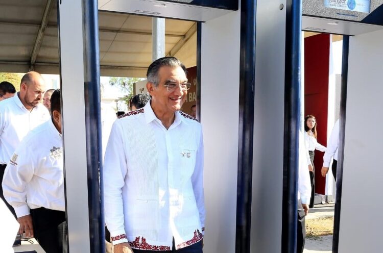 Piden cuentas claras en el sistema de Agua Potable de Cándido Aguilar- González Villarreal