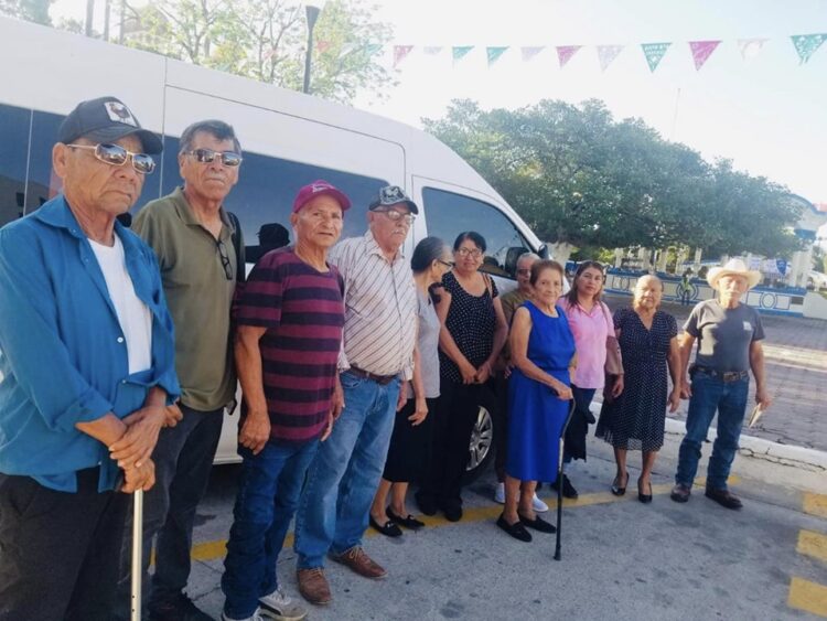 Sanfernandenses van a valoración médica de la vista por gestiones del DIF Municipal