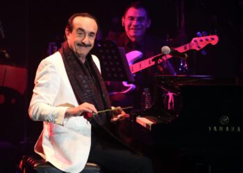 A TAMBOR BATIENTE/¡AGUAS CON LOS MAESTROS!