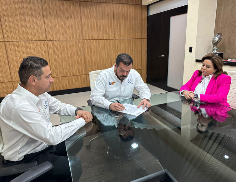 Alcaldesa inaugura otra pavimentación más 