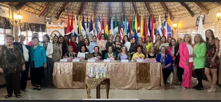 La maestra Rosalinda Banda fue reelecta Directora de la Mesa Redonda Panamericana en San Fernando