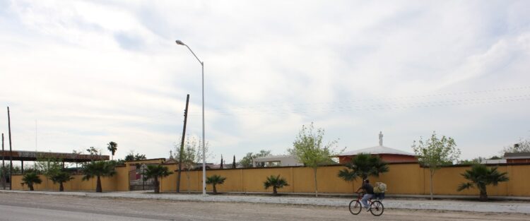 Ayuntamiento de San Fernando limpia panteones para recibir a los visitantes