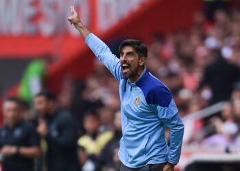 Técnico de Chivas se va Europa