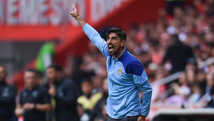 Técnico de Chivas se va Europa