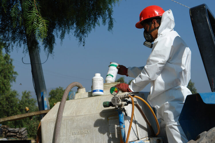 Libre campo de la región de contaminantes envases de agroquímicos