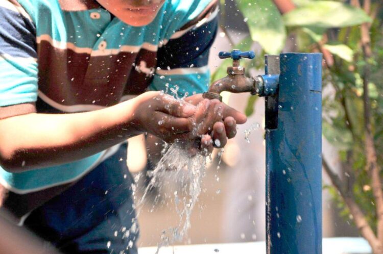 Bajas temperaturas aminoran consumo de agua potable