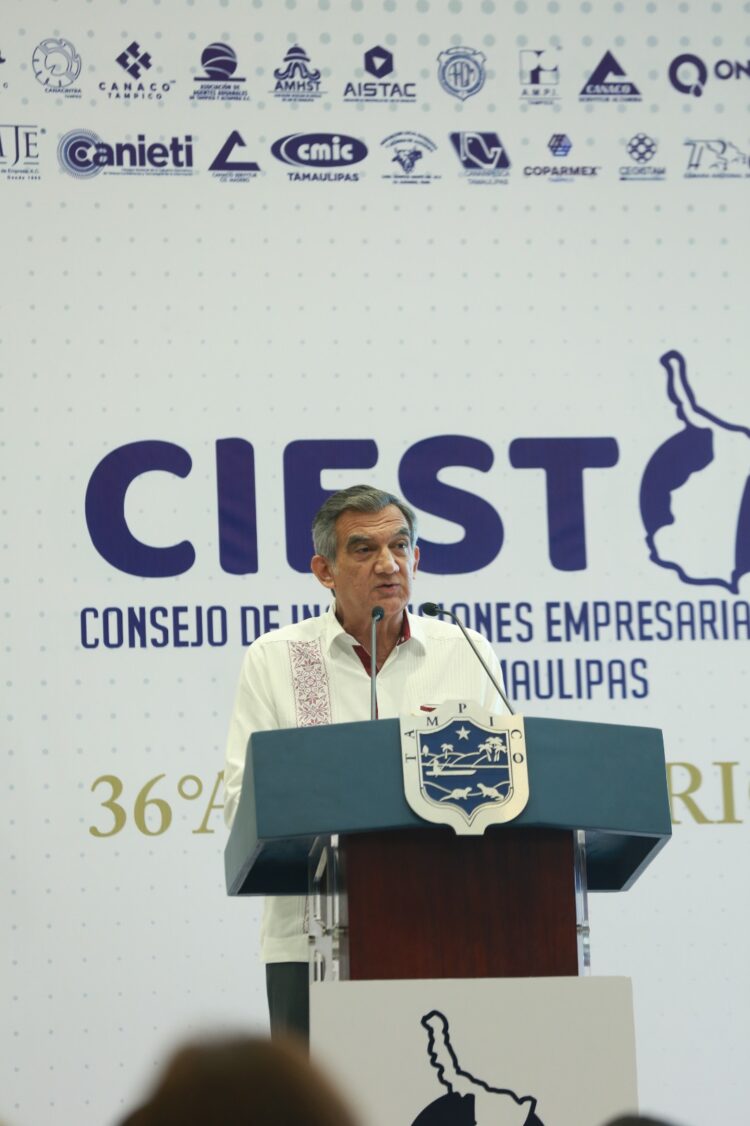 Reafirma gobernador apoyo a empresarios para atraer inversiones