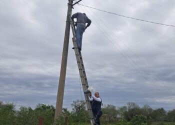 Maybella y pescadores juntos por obras para la laguna 