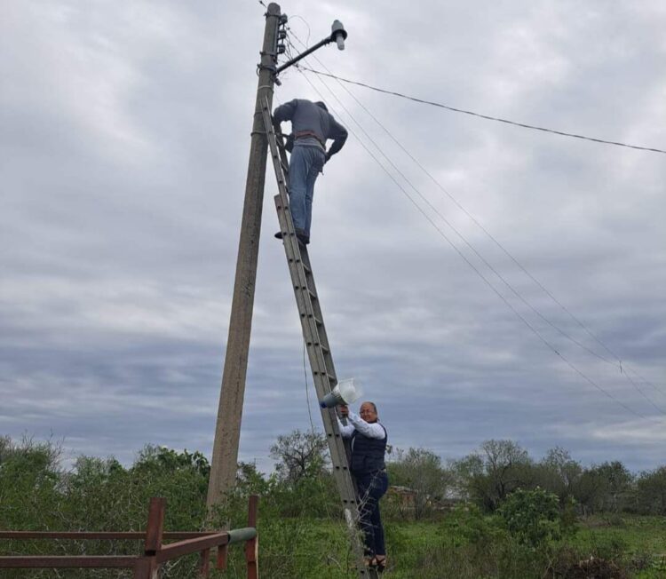 Maybella y pescadores juntos por obras para la laguna