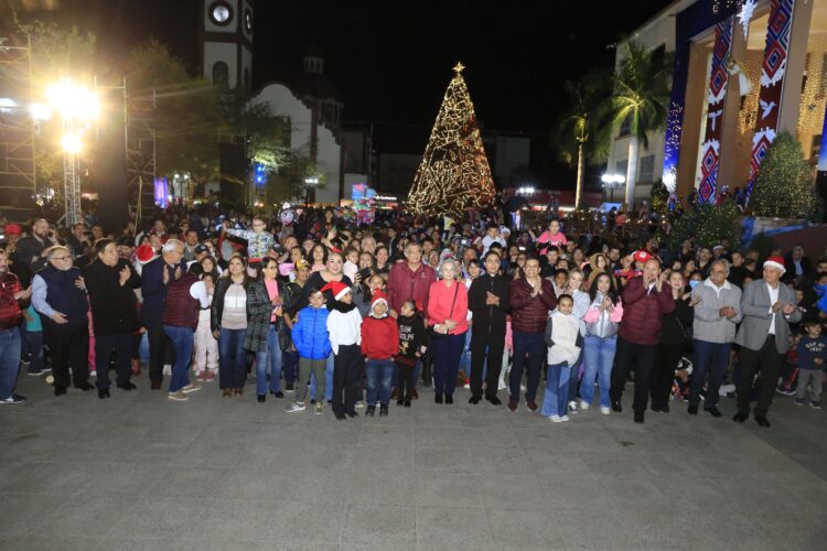 Entrega alcaldesa de San Fernando valiosos regalos otorgados por organización altruista