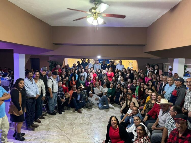 Convive la alcaldesa de San Fernando con adultos mayores