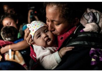 Es oficial: Familias migrantes ya no serán separadas al ser arrestadas en EU