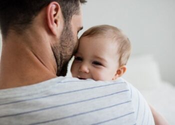 Aprueban 20 días de descanso con sueldo por paternidad