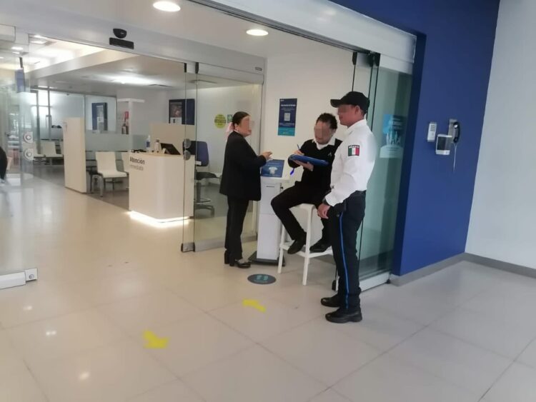 Alcaldesa alegra corazones de niños llevando caravana navideña a La Joya y Col. Américo